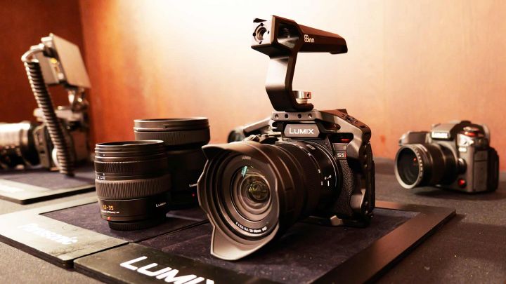 Panasonic Lumix S5II und S5IIX: Phasen-Hybrid-Autofokus und bessere Filmfunktionen