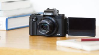 Canon G5 X front web