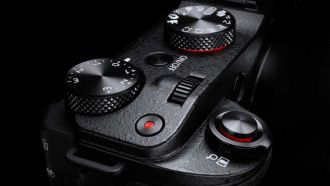 Canon PowerShot-G3-X-Beauty-Top-Controls-2