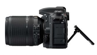 Nikon D7500 18 140 tilt 1