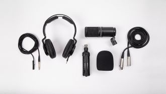 Zoom ZDM-1: Podcast Mic Pack mit Stativ, Kopfhörer, Mikrofon