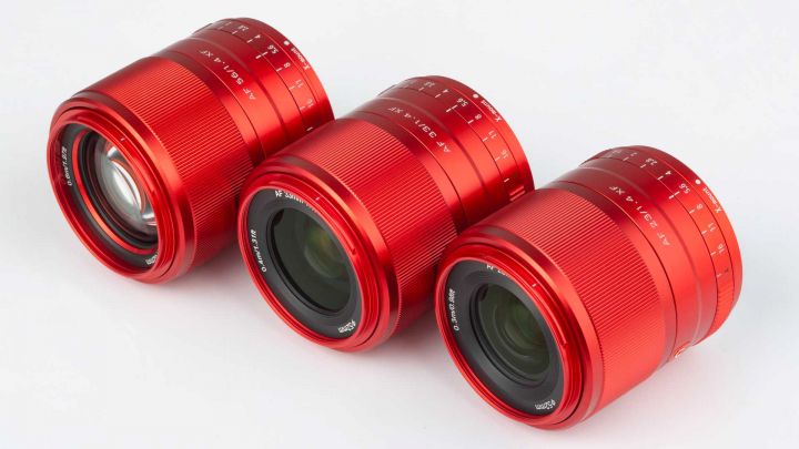 Rollei Viltrox: drei Fuji-X-Festbrennweiten im roten Design