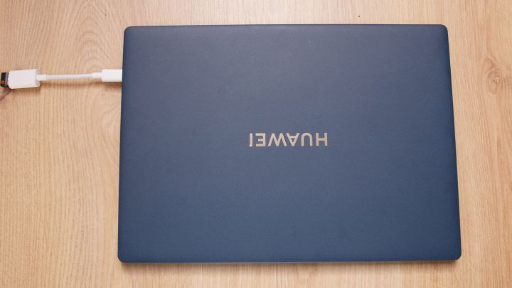 01 Huawei MateBook X Pro oben web