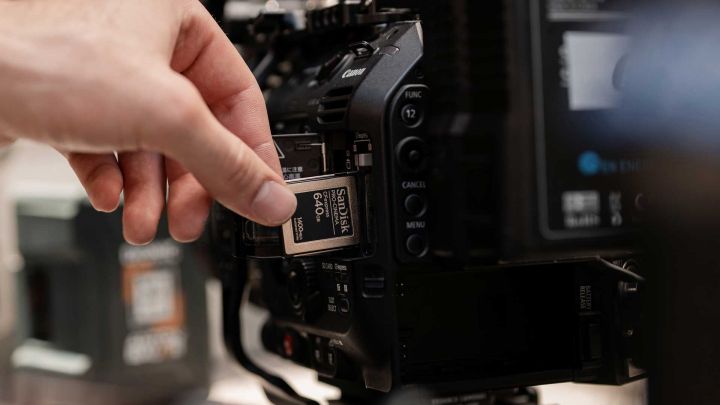 SanDisk Ultra: schnelle microSD-Karte und Pro-Cinema CFexpress Typ B-Karte