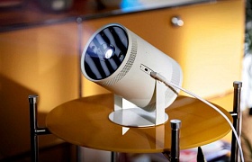 CES 2022: Samsung The Freestyle - tragbarer Full-HD-Mini-Projektor mit 360-Grad-Sound